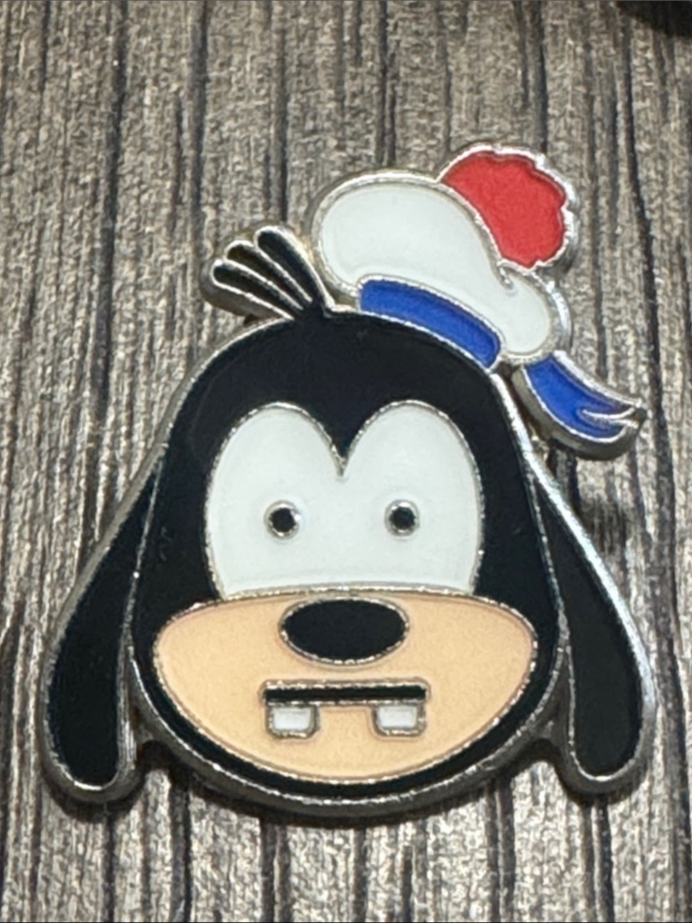5/$25 Disney Cruise Line Donald Duck Emoji Pin
